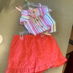 Girls size 5T shirt and shorts NWT.